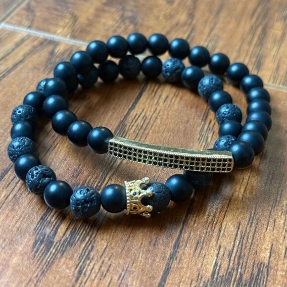 NWOT Beaded Lava Rock Natural Stone Adjustable Bracelet Golden Crown For Men - Picture 2 of 6